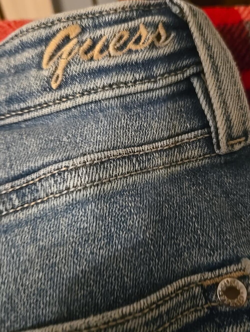 GUESS Women’s Size 29 Skinny Jeans Rhinestone Logo Light Wash Stretch Denim